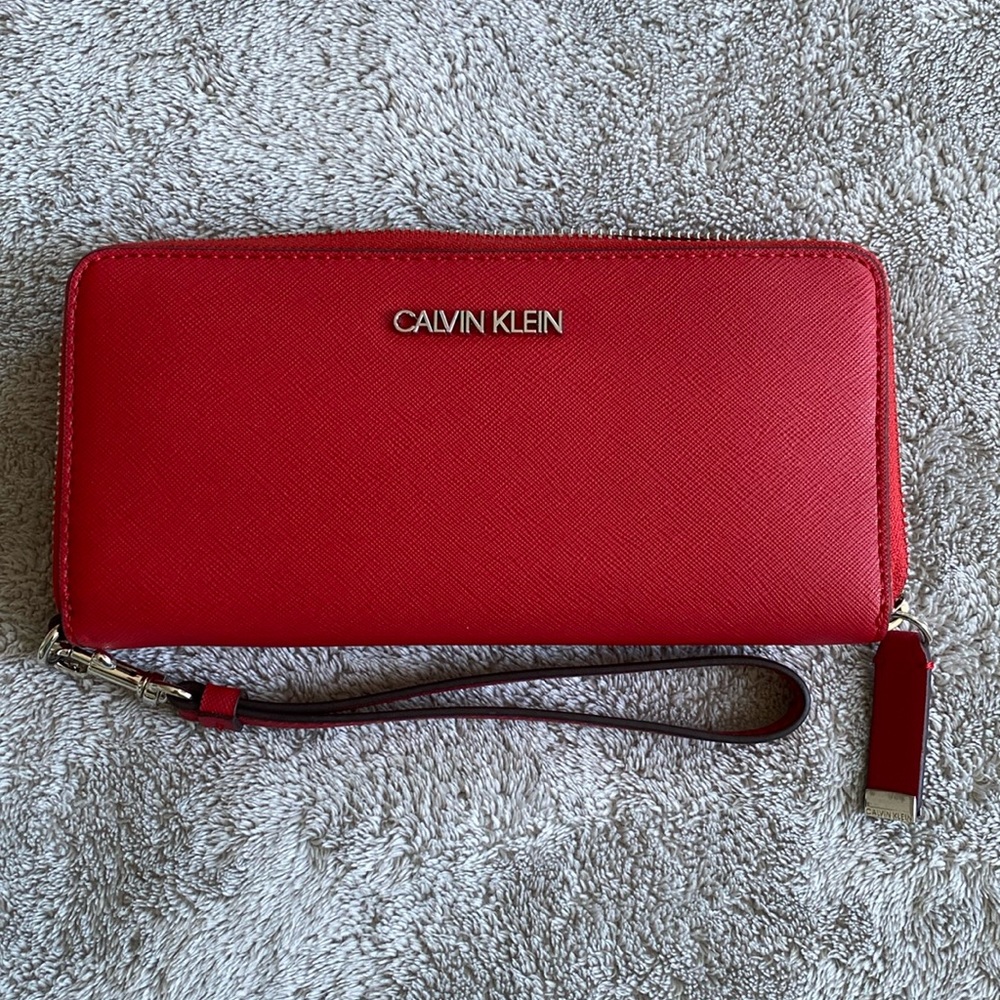 Calvin Klein Womens Saffiano Leather Organizational Zip Around Wallet